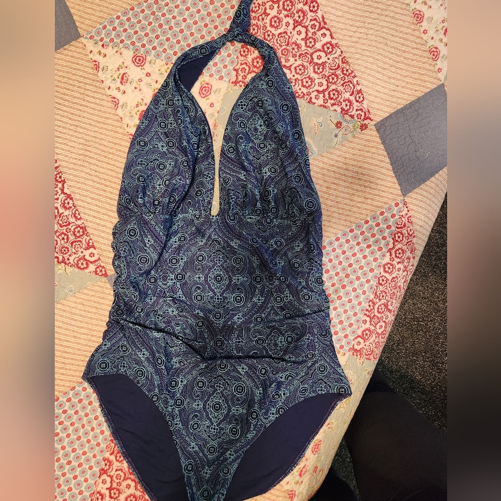 Stylish Blue Patterned Women's Swimsuit
